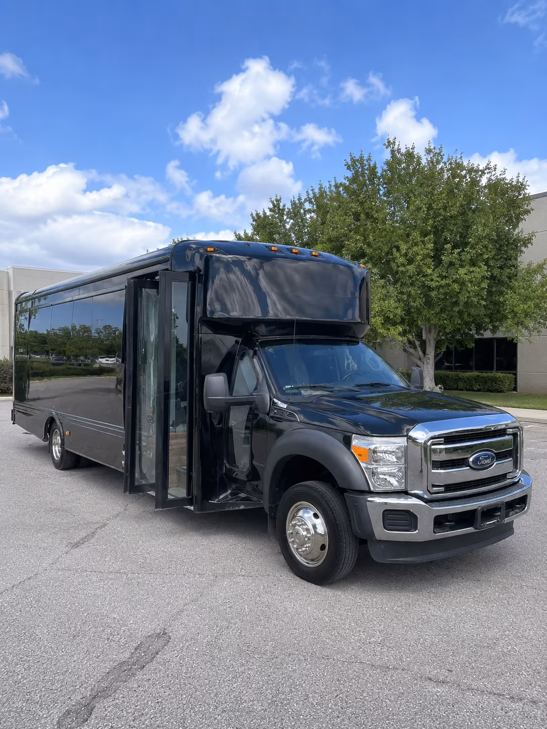 Bowling Green Birthday, Sweet 16, & Quinceañera Party Bus Rentals