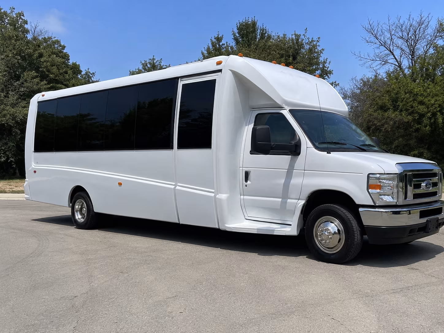 Clarksville Birthday, Sweet 16, & Quinceañera Party Bus Rentals