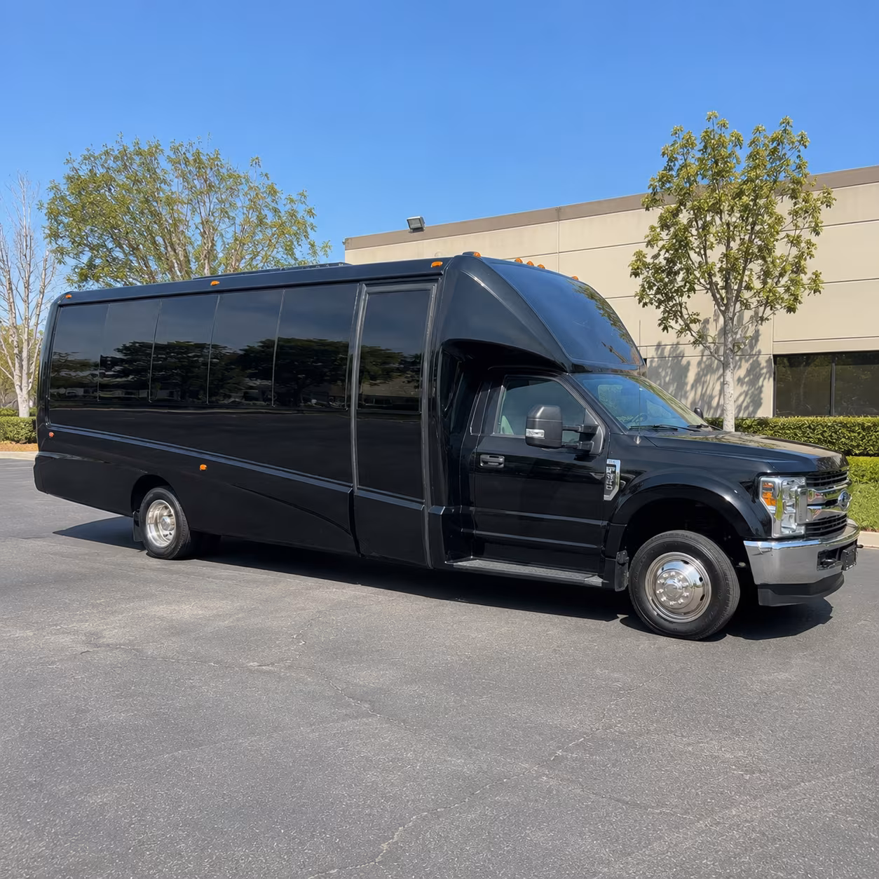 Clarksville Birthday, Sweet 16, & Quinceañera Transportation party bus exterior