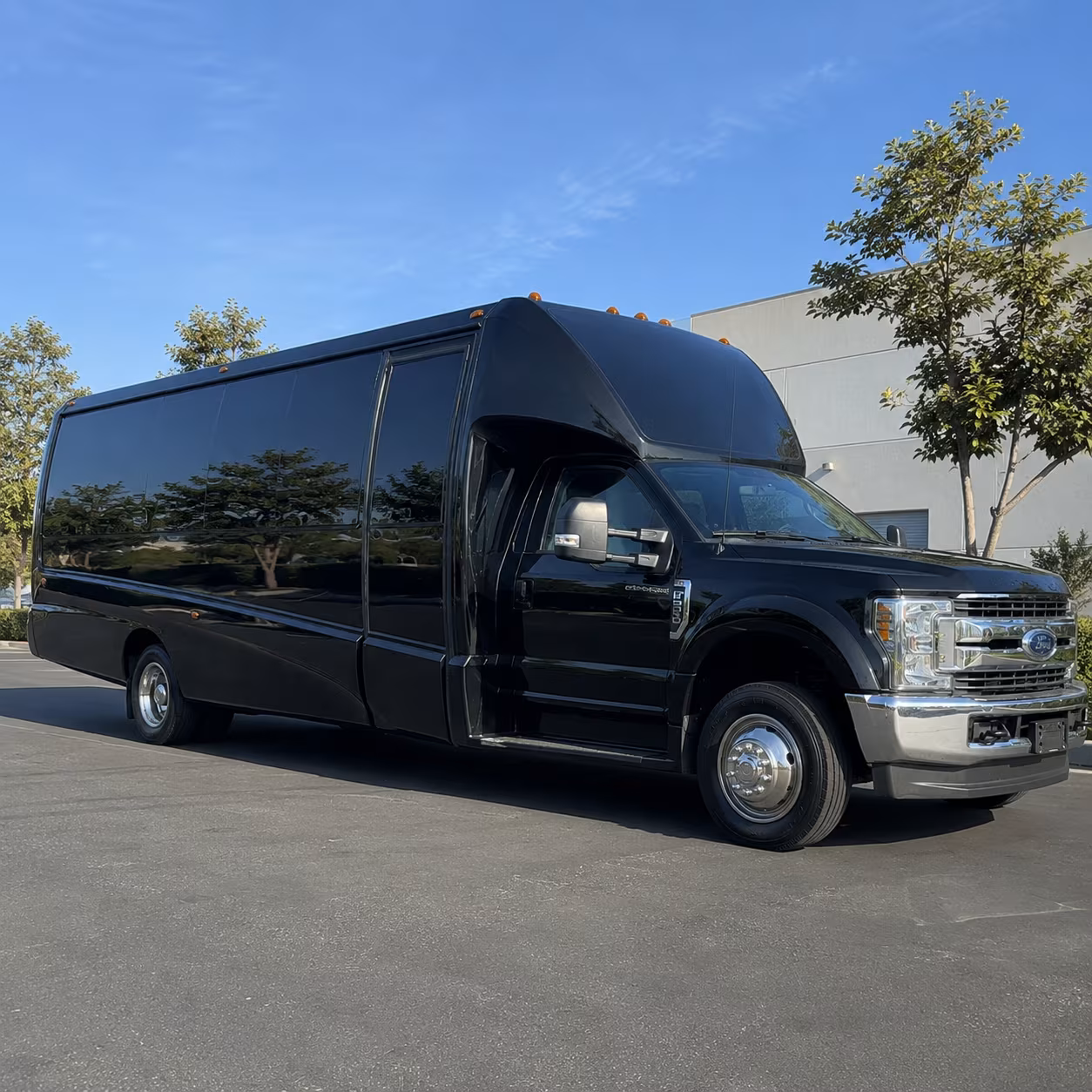 Clarksville Birthday, Sweet 16, & Quinceañera Transportation party bus exterior