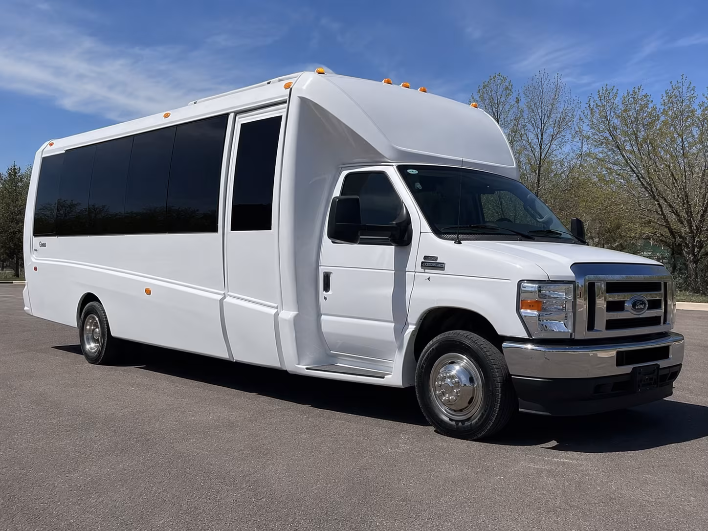 Clarksville Winery Tour & Pub Crawl Transportation party bus exterior