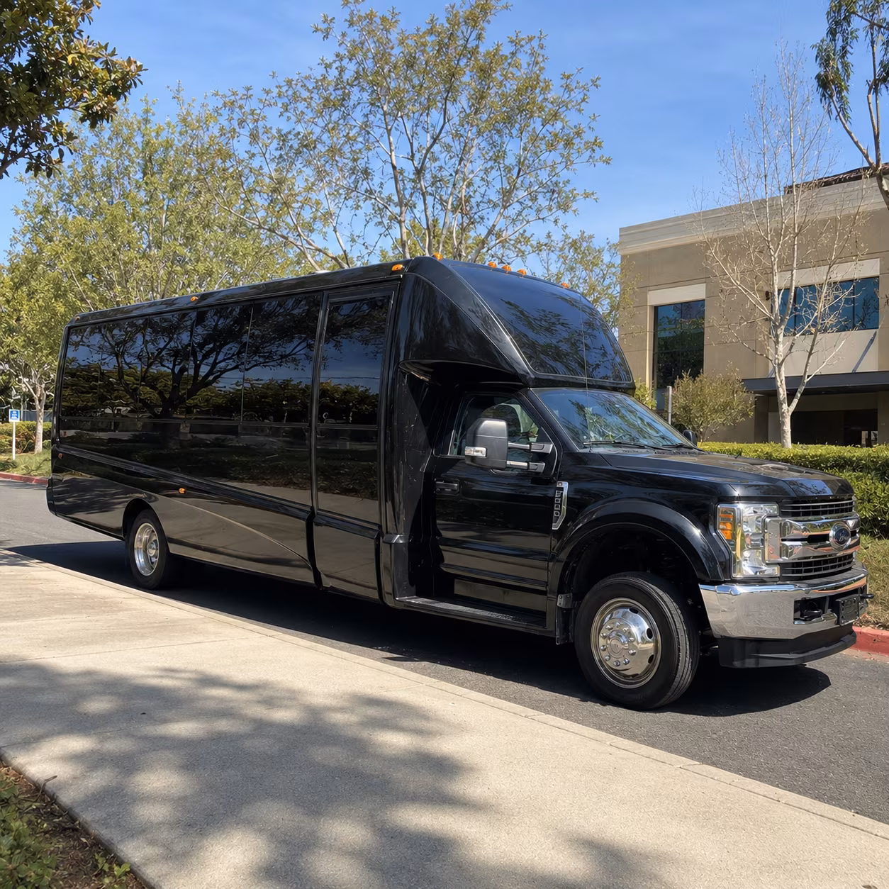 Murfreesboro Winery Tour & Pub Crawl Transportation