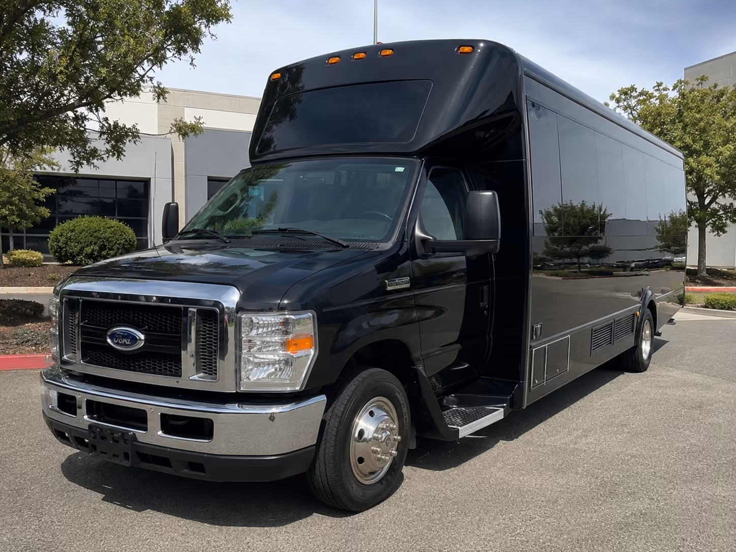 Nashville Homecoming & Prom Party Bus Rentals